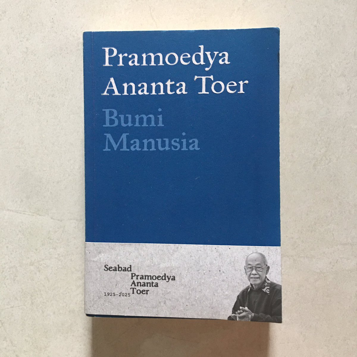 SQL_noob's tweet photo. wts buku-buku pramoedya ananta toer

bumi manusia 95k PRELOVED
anak semua bangsa 145k SEALED
perawan remaja dalam cengkeraman militer 40k PRELOVED

ALL HARGA NETT 🙏 https://t.co/2wYE9c61sH