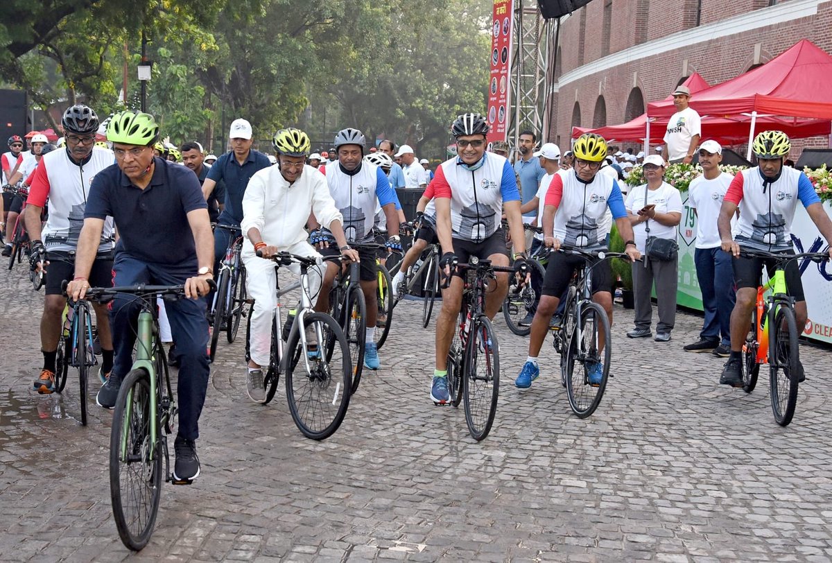SpokespersonMoD's tweet photo. Union Minister Shri @mansukhmandviya flagged off #NCCCyclothon2026 in New Delhi, in the presence of Raksha Rajya Mantri Shri @SethSanjayMP, and renowned sportspersons @MangteC & @Leander. Led by DG NCC Lt Gen Virendra Vats, 79 NCC cadets completed a symbolic 79-km ride celebrating 79 years of India’s Independence.

Under the theme ‘Clean India, Green India, Fit India’, the initiative promoted fitness, environmental conservation, road safety, sustainable living and responsible citizenship while reinforcing the values of patriotism, discipline, unity and national service.

Read here: https://t.co/pX4rHAq0jy