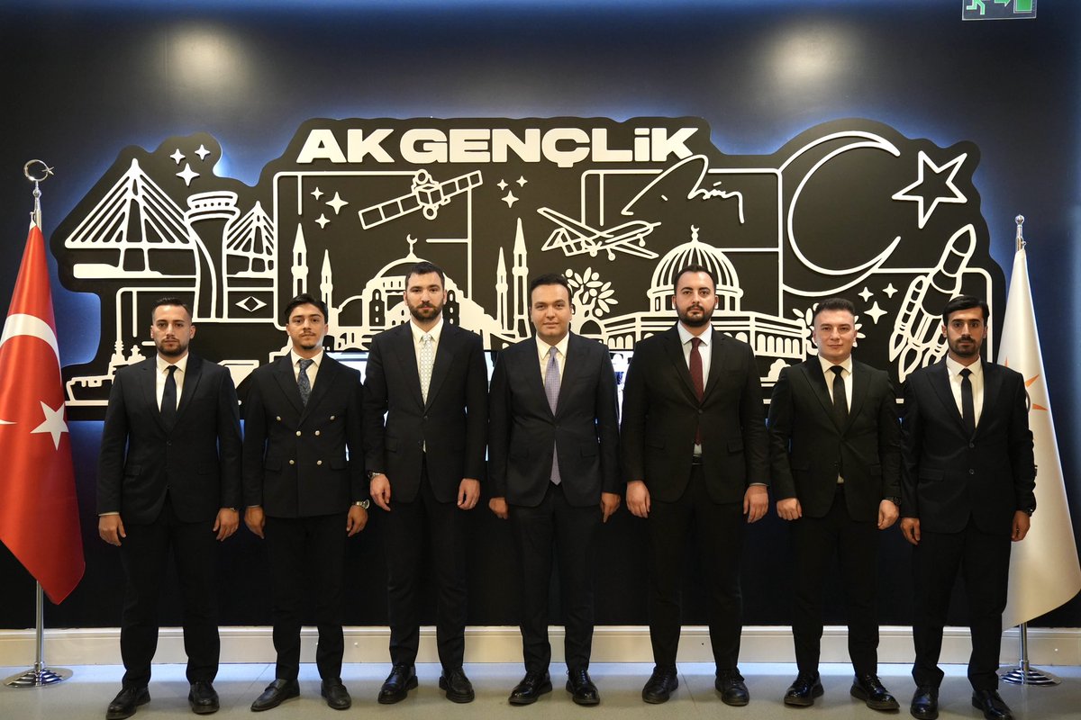 osmannazlier's tweet photo. Yüreğir İlçe Gençlik Kolları Başkanlığı İsmail Hakkı Alp kardeşimize emanet.

Görevi devreden Muhammet Emin Kırtay’a bugüne kadar vermiş olduğu emeklerden dolayı teşekkür eder, İsmail kardeşimize yeni görevinde başarılar dilerim.

AK Partimize ve Adana teşkilatımıza hayırlı olsun. 🫱🏻‍🫲🏻