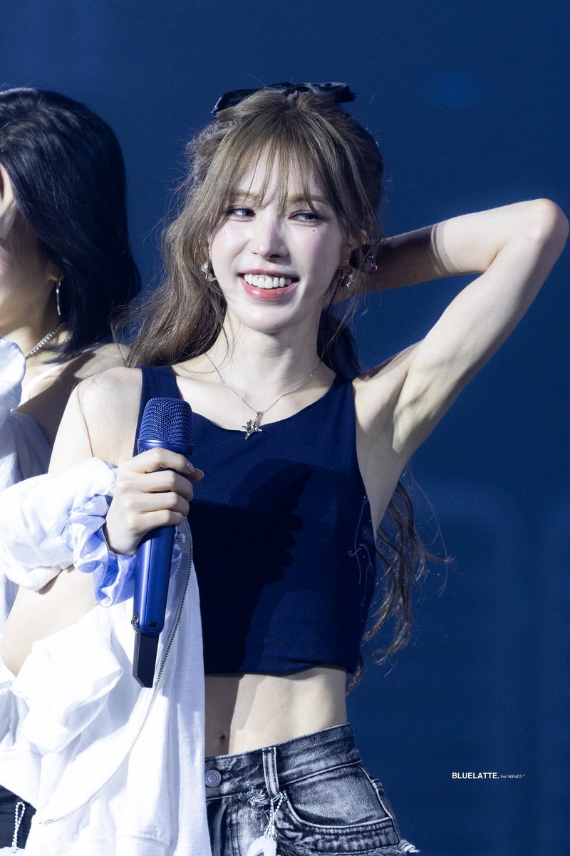 tinywenrene's tweet photo. wenrene encore fits though 🤤🤤 https://t.co/Zz5wiiVhh6