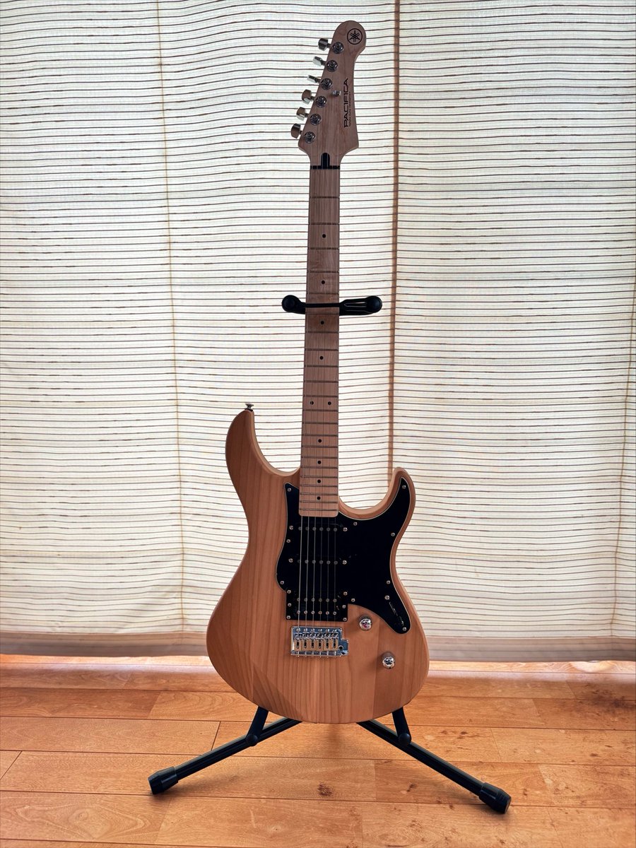 nontacon's tweet photo. ギター買った! #ギター初心者 #YAMAHA #Pacifica112 https://t.co/tOh5pDIs2R