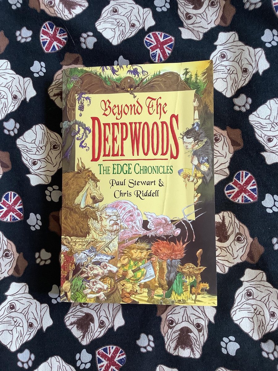 WatsonsVintage's tweet photo. NEW LISTING - This looks like a fun read. Vintage 1999 'Beyond The Deepwoods - The Edge Chronicles ' Book in Paperback by Paul Stewart &amp; Chris Riddell - Fantasy Novel - CREASED COVER https://t.co/wNbIeN6ApX via @Etsy #VintageBooks #ChildrensBooks #Fantasy #Novel #EdgeChronicles https://t.co/7RYAbG30Xb