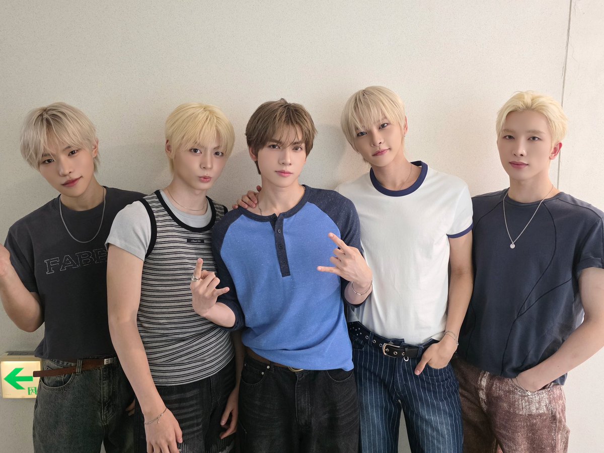 POW_grid's tweet photo. [#POW.pic] 260802

POW (파우) Single Album [FLAVOR] 발매 기념 팬사인회

#POW #파우 #Flavor #플레이버 #GRID #그리드 https://t.co/LvYHOZeDEA