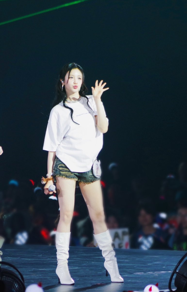 yurivodka_'s tweet photo. リリちゃん最高にDIVA🩷💅👠✨
#BABYMONSTER #PHARITA https://t.co/j9agMOC3eL