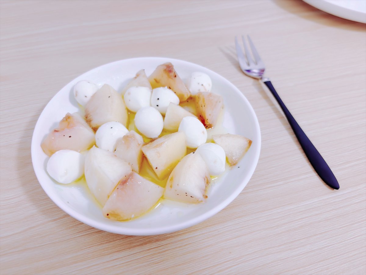 autumn_pickup's tweet photo. 香水つけて、散歩して、メルカリ出して、カフェに行こうかな〜 https://t.co/4C5XasPVv3