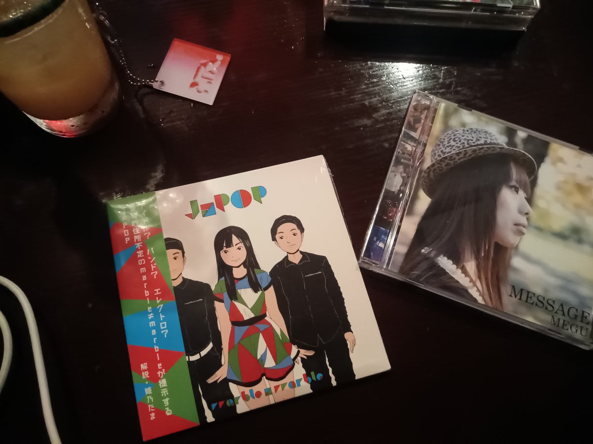 JOE_018's tweet photo. 亀戸インジエアで出演した時の共演アーティスト物販で買ったCDとお客で遊び行った時の物販でゲットしたCDをかけるタイミングがきたー
#MEGU
#marble≠marble https://t.co/Kt9BsZoQ65