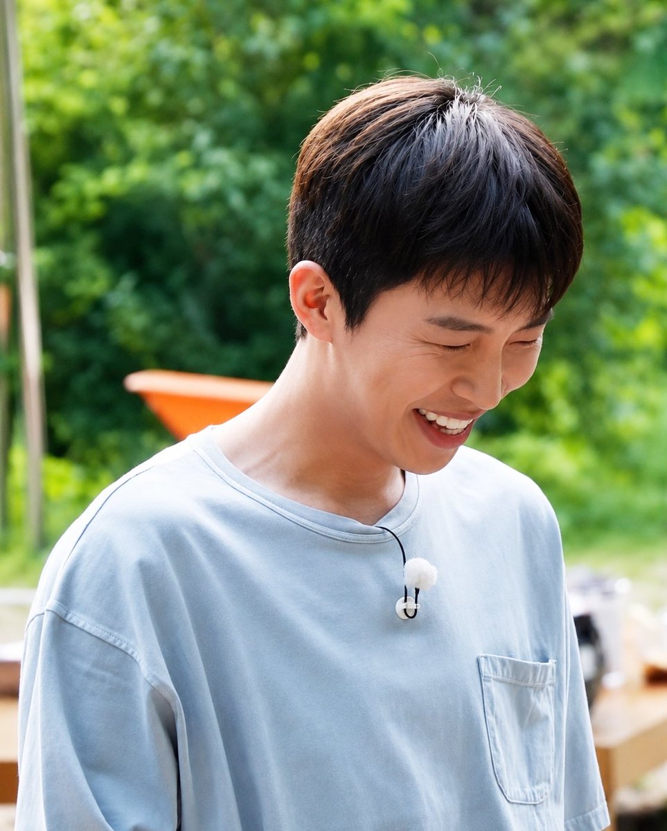 dksro707's tweet photo. 임영웅 SBS 산골총각영웅
화요일 밤 9시
웃는모습 보기만 해도 힐링웅 🦸‍♂️😘
#임영웅 #limyoungwoong #임영웅팬덤 #임영웅음원강자 #임영웅_산골총각영웅
출처:SBS/편집:영심 https://t.co/MLYuCn91c9