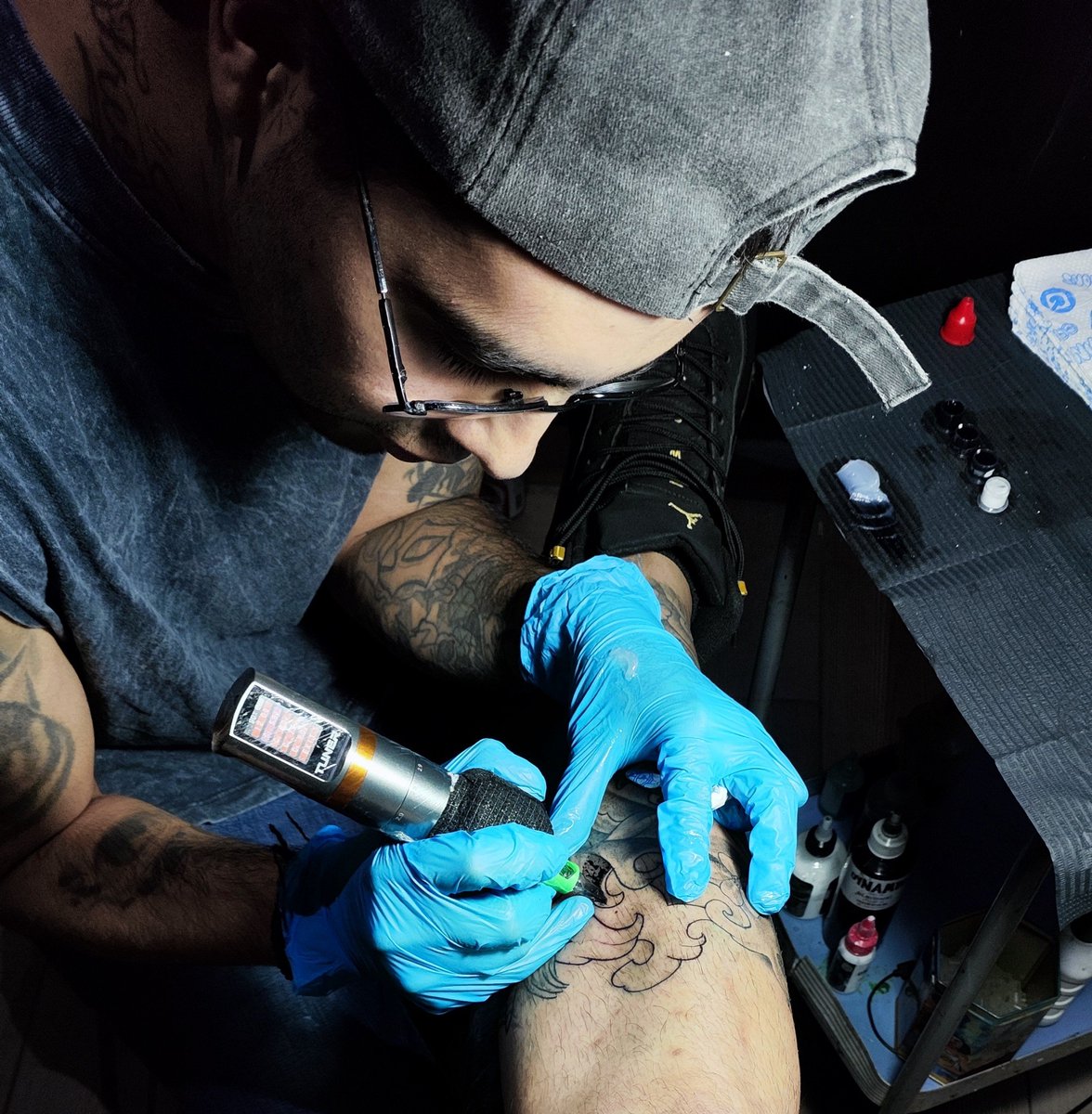 DrawMoonErotic's tweet photo. Que tatuaje les gustaría hacerce? #tatuajes #tattoo https://t.co/9ij6rTcS6d