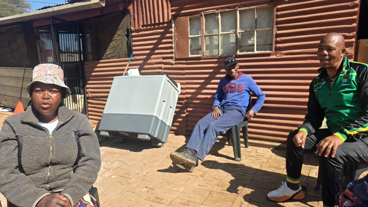 ANCParliament's tweet photo. [IN PICTURES] Voter Registration Weekend

ANC MP, Cde Kim Medupe led a door-to-door campaign on Day 1 of voter registration at the farm VDs in Ward 6. She was joined by Ward Councillor Selaledi and ANC volunteers in the area.
 
#RegisterToVoteANC
#ANCatWork
#LGE2026 https://t.co/2vM5Sy9Ryj