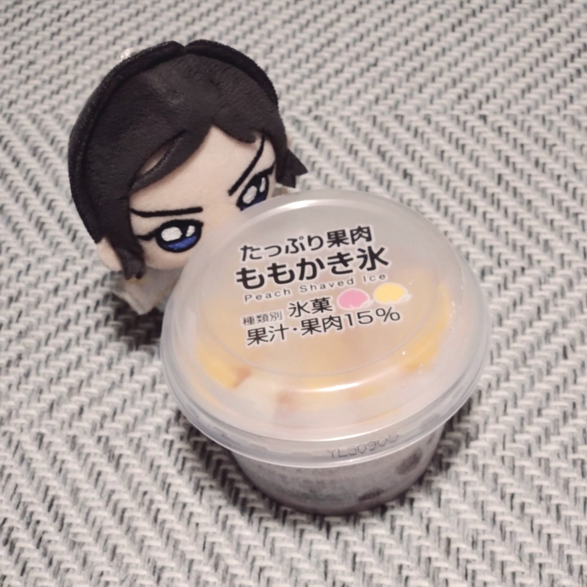 hayayk4's tweet photo. 🍑かき氷ですね！
「ぬ、ぼくのですね！」 https://t.co/SEVWV5GXdh