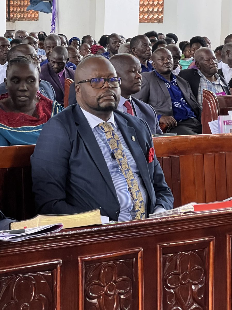 BreJay26419200's tweet photo. Today, the people of Masindi District gathered at St. Matthew’s Cathedral for a powerful Sunday service 
The service was graced by several distinguished leaders, including Minister Balaam Barugahara and Hon. Rogers Byamukama, alongside other government officials from the region. https://t.co/kGKGRYNr7i
