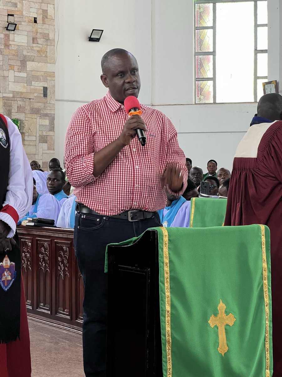 BreJay26419200's tweet photo. Today, the people of Masindi District gathered at St. Matthew’s Cathedral for a powerful Sunday service 
The service was graced by several distinguished leaders, including Minister Balaam Barugahara and Hon. Rogers Byamukama, alongside other government officials from the region. https://t.co/kGKGRYNr7i