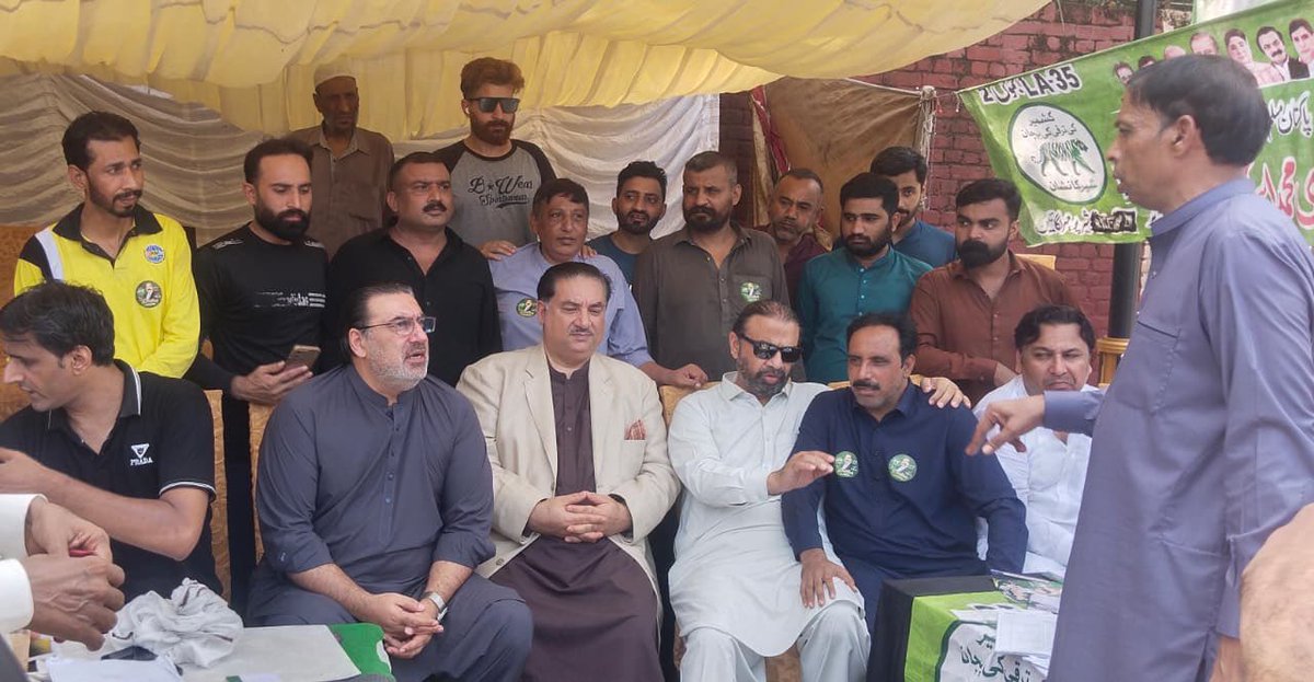 Ramiz_ijaz's tweet photo. پاکستان مسلم لیگ ن کے مرکزی رہنما و سابق وفاقی وزیر انجینئر خرم دستگیر خان آزاد جموں کشمیر کے حلقہ ایل اے 35 جموں 2 کے مسلم لیگی امیدوار چوہدری اسماعیل گجر کے مختلف پولنگ اسٹیشنز کا دورہ کررہے ہیں
#کشمیر_کا_انتخاب_شیر https://t.co/CYPCUe80qt