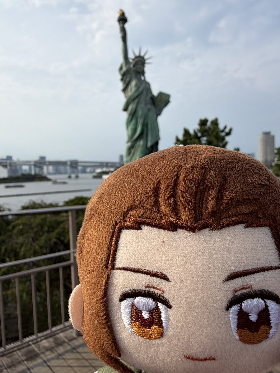 wm_vm7's tweet photo. 午前の応援上映見に行ってきました🙌🏻自由の女神も！！ https://t.co/t8pXgX1J8G