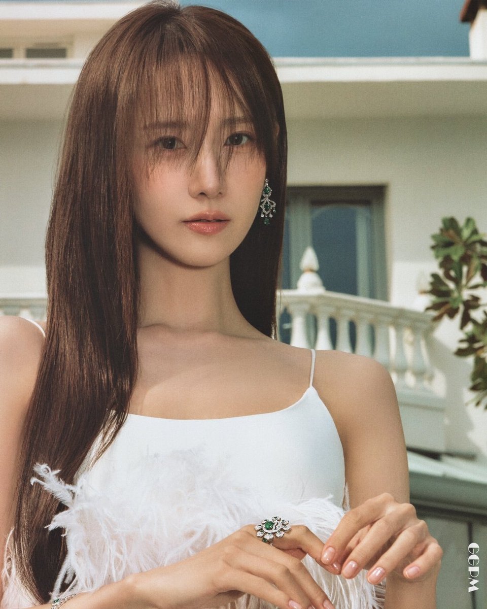 babypinkxoxo_'s tweet photo. YoonA the Aphrodite! YOONGPHRODITE OMGGGG 🔥🤍 https://t.co/JmzNYHFZei