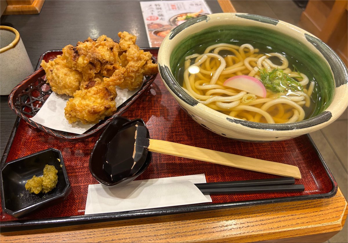 58209820ee's tweet photo. 杵屋のとり天デカ盛りすぎて驚いた
凄く美味しかった😋、 https://t.co/DxFGttLMC3