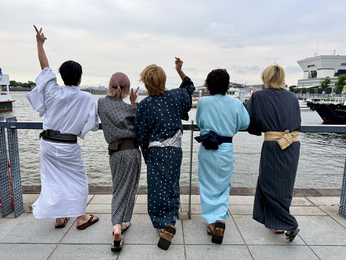 CrimsonCratClan's tweet photo. 「CCCと夏クル！-2026-」
ありがとうございました🚢⚓️🎆

次回ライブ！🎤

「DO YOU WANNA  DANCE?」
リリースイベント

🗓️ 8月8日(土)
📍［兵庫］ミント神戸 2Fデッキ
🕒 17:30〜(集合 17:20) 

🔗https://t.co/LAQvYCFyiB

皆様のご来場をお待ちしております🌹

#CCC #CrimsonCratClan #CCCと夏クル https://t.co/l3KNVu6Yj0