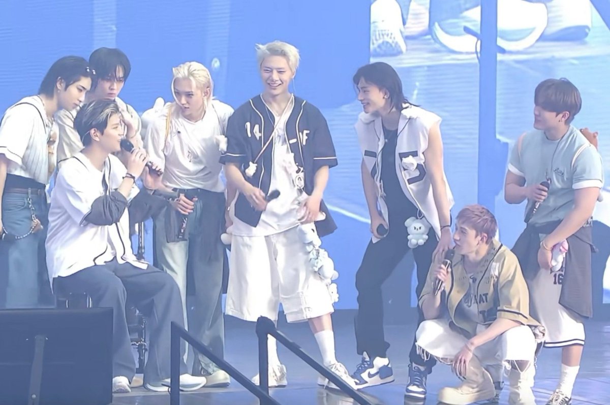 mindisky22's tweet photo. THIS IS ONE OF THE BEST STRAY KIDS PHOTOS EVER https://t.co/IT9Xodo7Vy