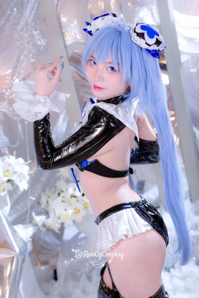 rezcycosplay's tweet photo. 「สีฟ้าที่อ่อนโยน แต่ไม่เคยอ่อนแอ 💙」

Soft in blue, strong at heart. 💙
----------------------------------
Hansel: RezCy 
Costume: 7Daysforrent 
--------------------------------
ขอบคุณพี่สาวคนสวยที่มอบโอกาสให้💖 Maii Piya 

#Hansel #NIKKE #RezCyCosplay #Cosplay https://t.co/ta9d4LRfPR