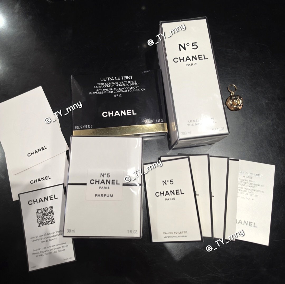 _TY_mny's tweet photo. #WhatGeminiSellWebuy
#CHANELXGEMINI

POV: บนไว้ว่า ถ้าได้บัตรคอนฯน้องเจมีไนน์ครบ2วัน จะซื้อ Chanel no.5 ตามน้อง🤣

สิ่งที่ได้: ได้บัตรคอนฯมา 3วัน + น้ำหอม Chanel + อื่นๆ ให้ครบยอด 20k เพื่อจะได้ทรีตเมนต์ Les Soins Fascia (มิน่าเชื่อ)

//น้องเจมทำไรป้าคับ🥹🤌🏼
#Gemini_NT #เจมีไนน์ https://t.co/HbA9l3aDcI
