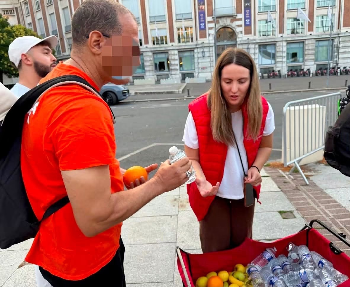 BouananiKalid's tweet photo. La solidarité ne demande pas d’être riche, seulement d’avoir du cœur. Chaque maraude est une rencontre, un échange &amp; un moment de dignité partagé avec celles &amp; ceux qui en ont besoin.

❤️ Cœur Étoilé 🌟
👉 https://t.co/G1MCJpRV3z
#Entraide #Solidarité #Lille #Humanité #Hellemmes https://t.co/m9ti57MIin