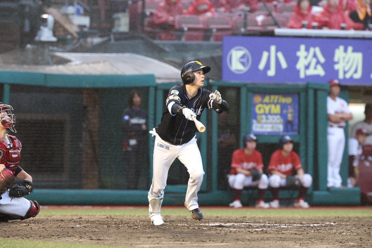 takafullc2's tweet photo. たかほー！！！！！

ホークス3連勝です！

牧原大成選手、今宮健太選手が適時打！川瀬晃選手も2点適時打！

前田悠伍投手は6回5失点と苦しみながら、無傷の9連勝です！！！

両リーグ最速で60勝到達！貯金は今季最多の26となりました！！！

#sbhawks #鷹フル https://t.co/Fc1Ppv6b3p