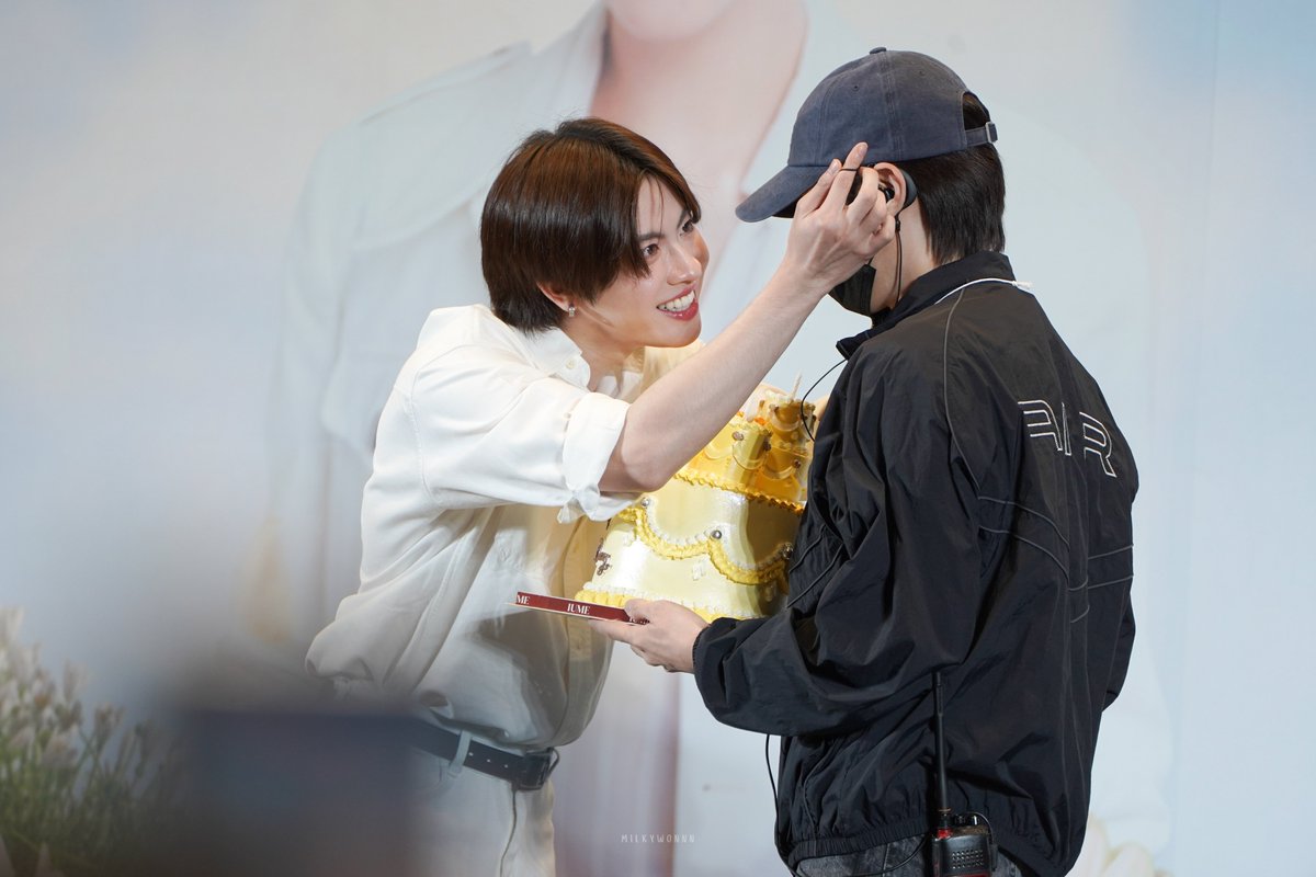 milkywonnn's tweet photo. ตากล้องหน้าตาคุ้น ๆ 

FIRSTONE TURNED 26 #26thHBDFIRSTONE https://t.co/XhGt52gGKz