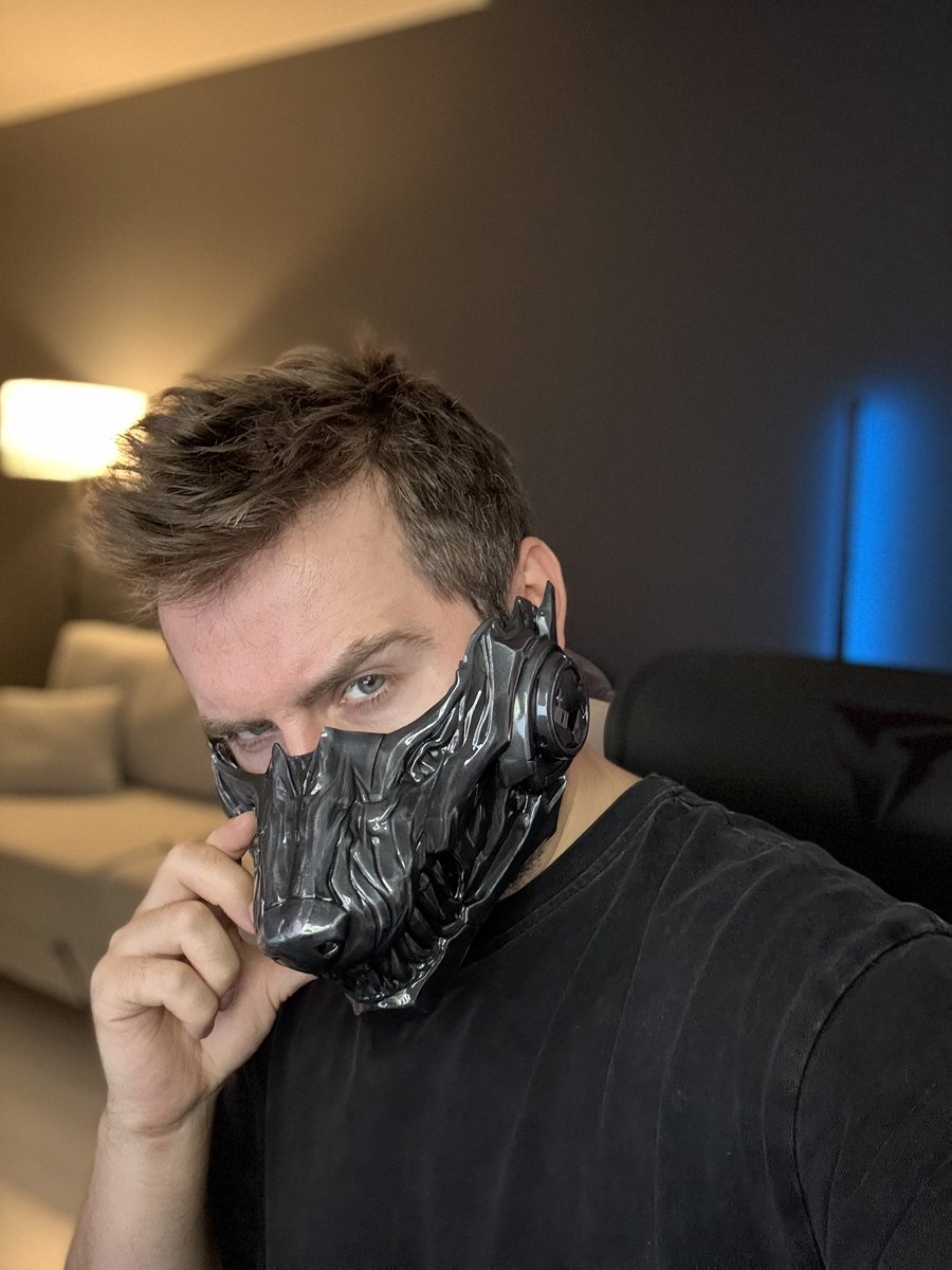 Grayson_Fin's tweet photo. My mask for Valko cosplay is ready! 
Scheduled a photo shoot for August 5

#Valko #BringValkoBack #LaDS #LoveAndDeepspace #BringBackValko https://t.co/8bH01V7gGQ