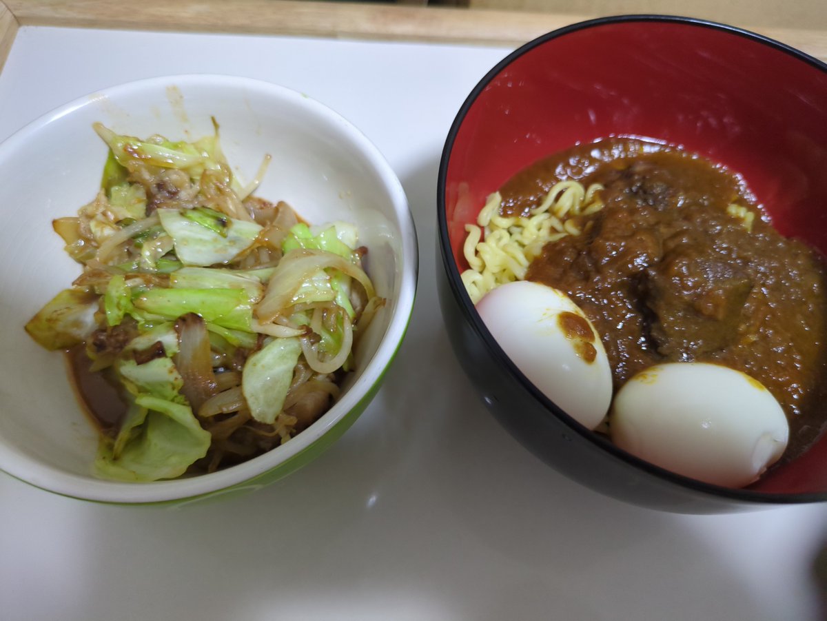 ryuupapa88's tweet photo. 2026 0802 夜ごはん

インスタントビーフカレー麺
ゆで卵
肉野菜炒め https://t.co/sxCjUizcwo