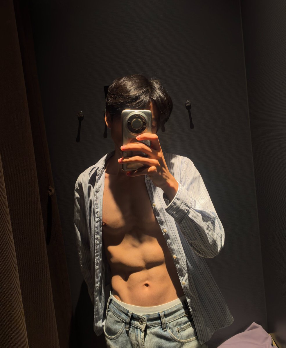 juhoon369's tweet photo. 1还是2
越练越瘦了
#成都薄肌1 https://t.co/4cEfPZbOZq