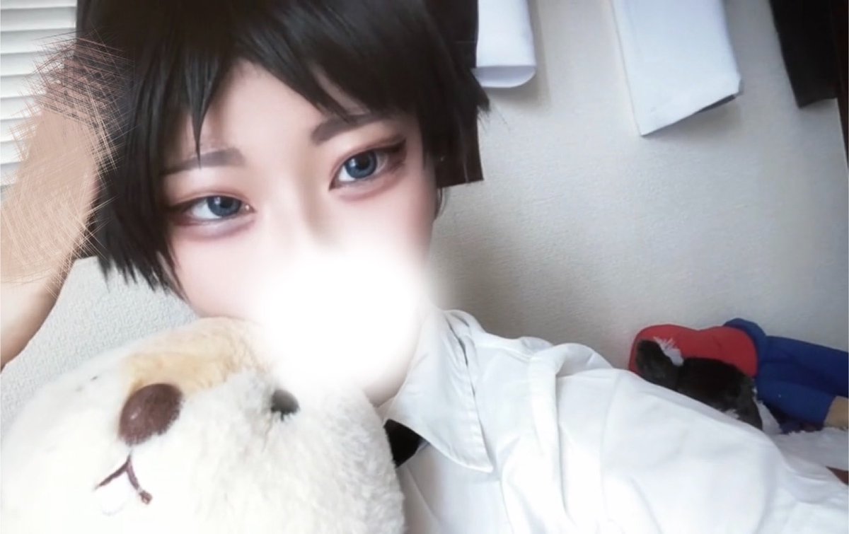 kizumo510's tweet photo. 初出し赤葦

⚠️低クオ/似てない/重加工

ぬいぐるみは中の人が気に入ってるマーモットちゃんです

#コスプレ初心者 #赤葦京治コスプレ https://t.co/qbJ2kIWDFI