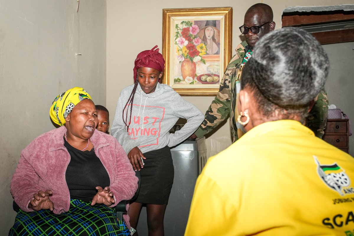 MbalulaFikile's tweet photo. Door to door, station to station, the message is clear: The responsibility to campaign for the ANC belongs to all of us as its members. 

#LGE2026 
#RegisterToVoteANC
#MbaksOnTheGround https://t.co/6uHGTFEP8Q