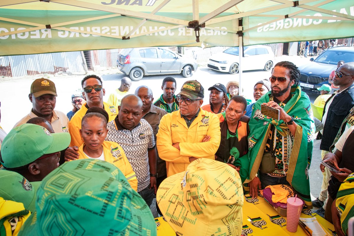MbalulaFikile's tweet photo. Door to door, station to station, the message is clear: The responsibility to campaign for the ANC belongs to all of us as its members. 

#LGE2026 
#RegisterToVoteANC
#MbaksOnTheGround https://t.co/6uHGTFEP8Q