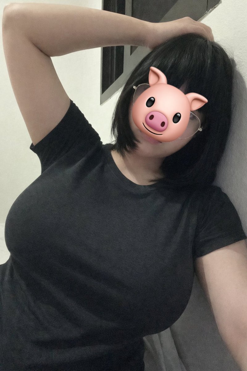 BeatriceSa85582's tweet photo. 더워 ㅠ  🐷

#가슴 #통통 #bbw #돼지 https://t.co/13S4L5qr1F