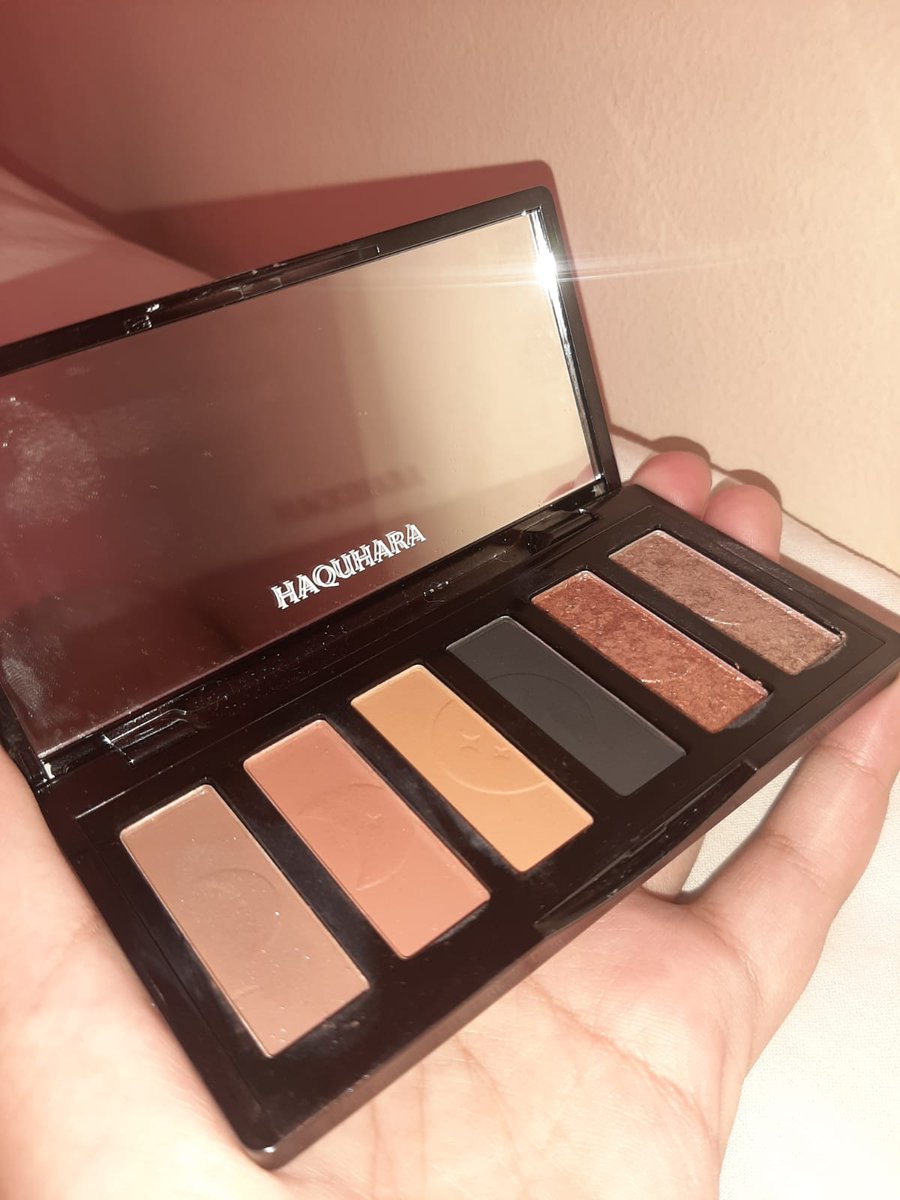 ccptivated's tweet photo. WTS Eyeshadow Palette Makeup, 150k HAQUHARA Moonspire Eyeshadow Palette - with Nnadia Browny Look, baru dipakai sekali dua kali, dom semarang https://t.co/d6Pgq9LrOy