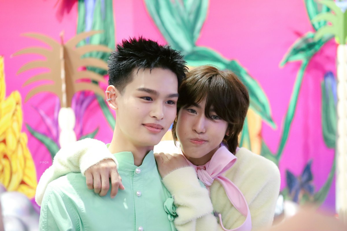 porpp94's tweet photo. จุ่มแก้ม 💏🧸💚🩷

@shane_tnp @ppeemkrit
#shane_tnp #peemkrit 

#MoschinoFragrances #MoschinoToy2GummyYummyTH
#MakeltRight2026 https://t.co/ikJ6vlyp6Z