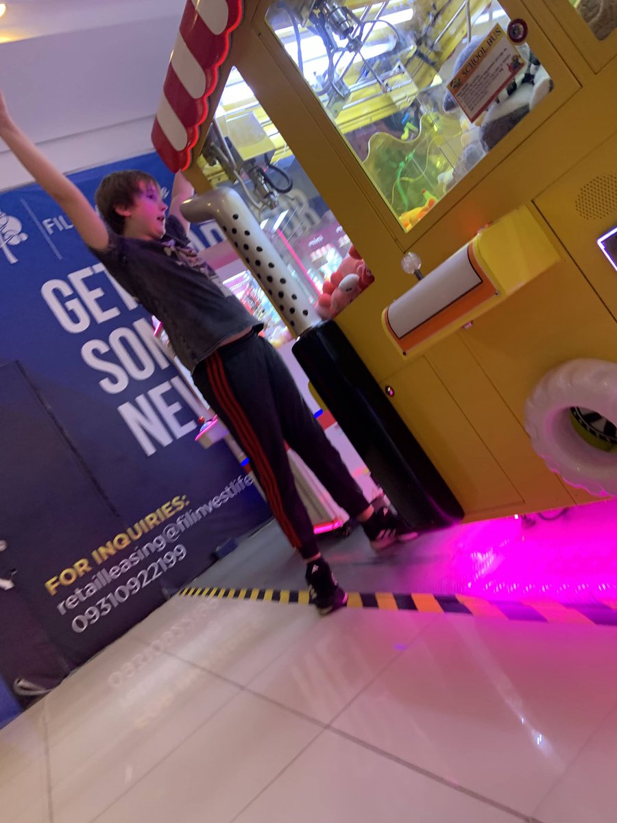 stolenshots25's tweet photo. Stolen shot Bagets naglalaro sa may arcade, merong Isa pang foreign bagets
#stolenshots #boys https://t.co/9XVlnmb2xN