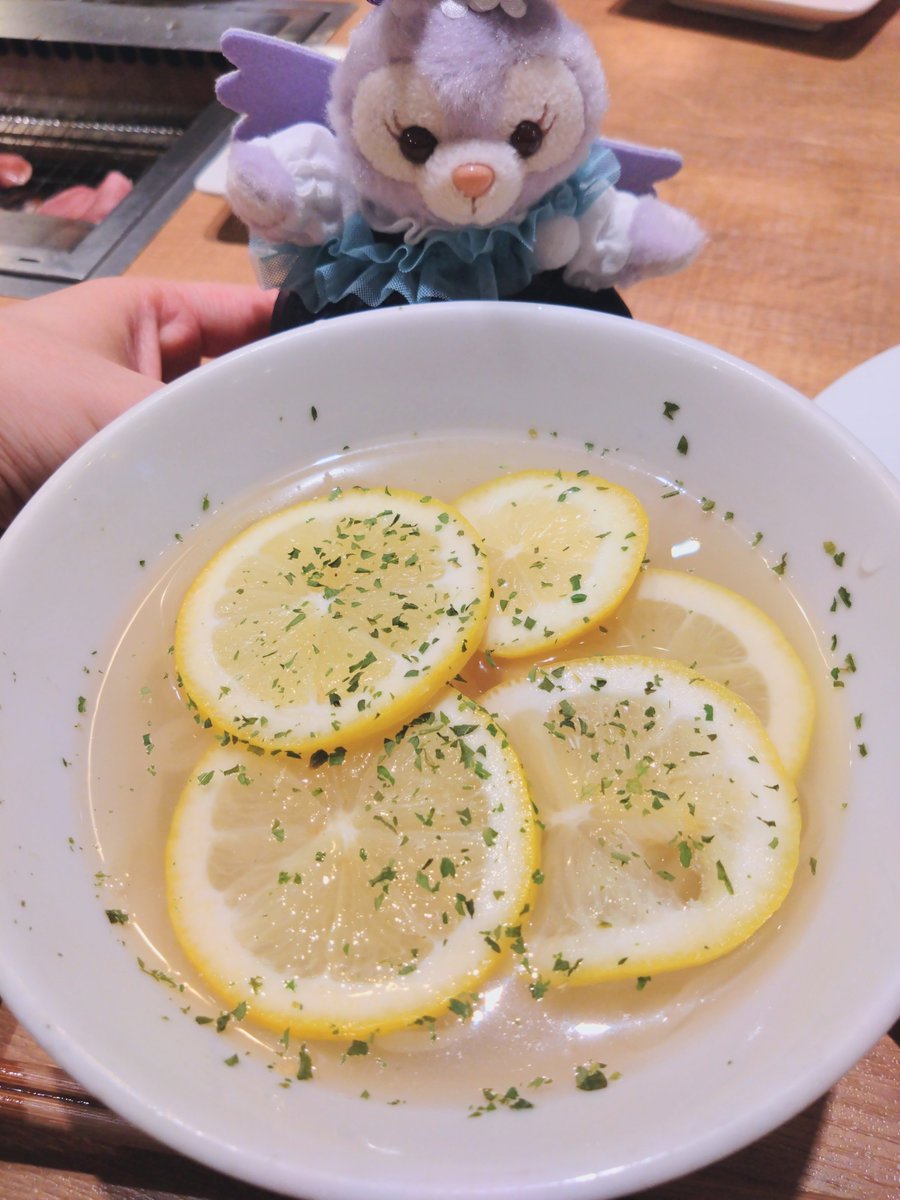 Hi_Bridge_'s tweet photo. プレミアムカルビさんに再訪🥩
デザートも全部当たりだったけどショートケーキがあっさりしてて食べやすい〜！いつ来てもデザートビュッフェがとても美味しいの感謝しかない
ステラルーちゃんお気に入りのはちみつレモン冷麺はふたつ食べてました🍜
私が肉食べないせいで焼肉とは思えない写真しかない https://t.co/TINRowEbQF