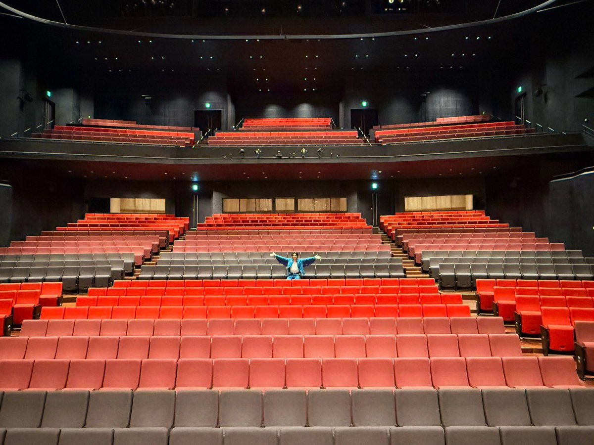 niihamaLEON's tweet photo. #石巻川開き祭り🎤
今年も本当にありがとうございました✨

そしてなんと！12月5日（土）！！！
念願だった石巻でのコンサートの開催が決定しました🎉
場所はNHKのど自慢にてゲスト出演させていただいた「マルホンまきあーとテラス大ホール」です😳

是非みんなで石巻へ行きましょうー⭐️
#新浜レオン https://t.co/Twiwr7K9wB