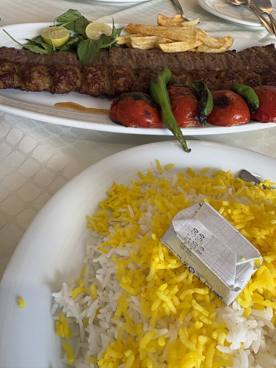 eterosego's tweet photo. هنوزم البرز شماره یکه! https://t.co/a4rBUhbJhB