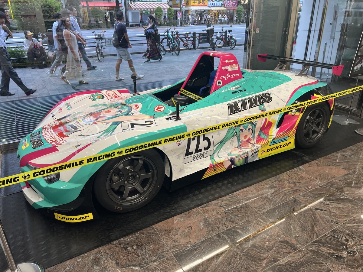 lock_ZN6's tweet photo. TIF予定でしたが暑すぎるので断念してA-PITとグットスマイルレーシングのポップアップ行ってきました🚗 https://t.co/bfX4nQav07