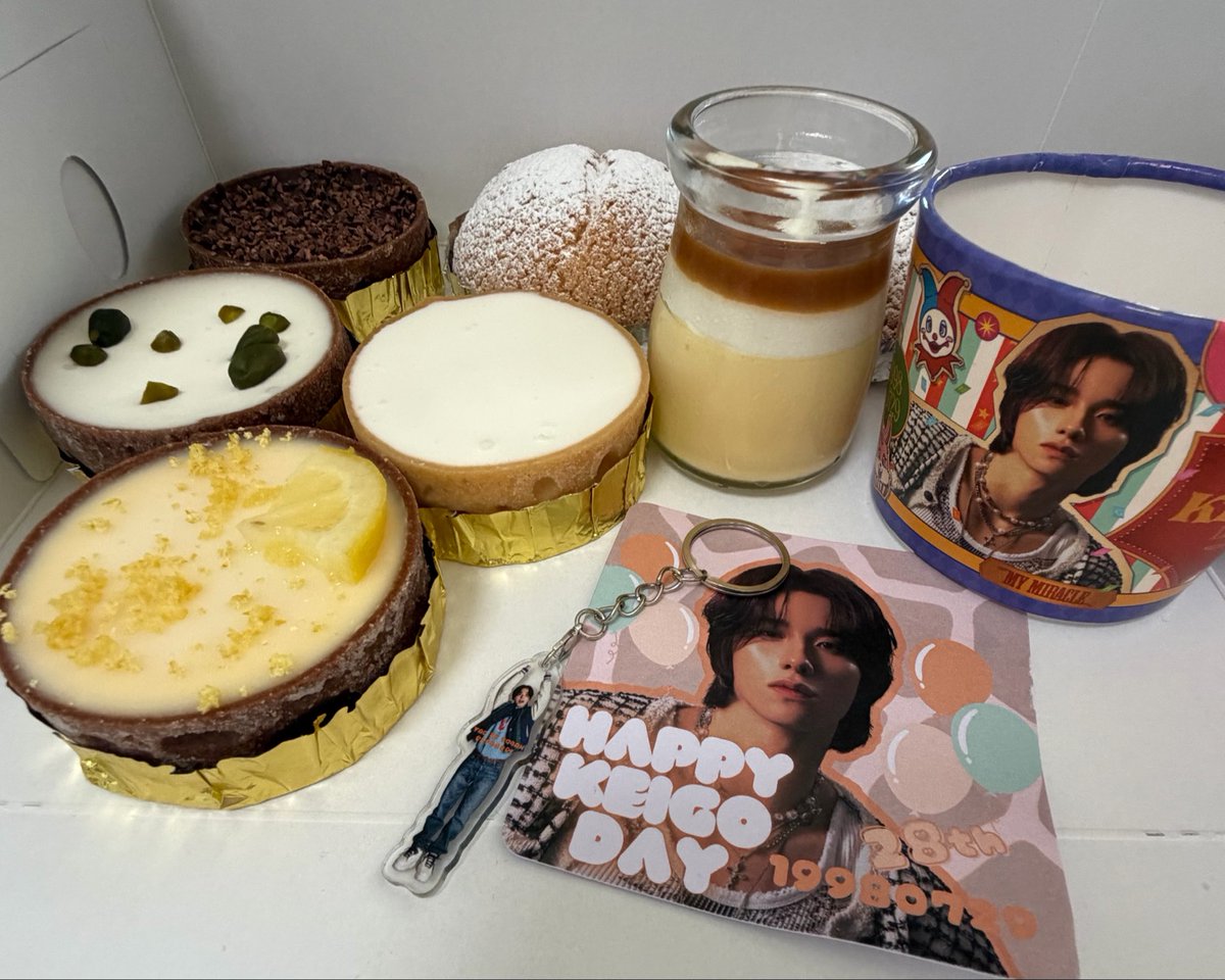 miyuharu0805312's tweet photo. お誕生日インラのおかげで好きなケーキいっぱい買えちゃった😊
ここのチーズケーキめっちゃ美味しいから景瑚くんにも食べてほしい🤎
【音韓】佐藤景瑚（JO1）に投票完了！現在の得票数:2422票
佐藤景瑚「一緒に世界へ行こう」
 https://t.co/4V2liV0LGV
 #佐藤景瑚 #けいご #ジラ #JO1 https://t.co/1KnnOKx4FV