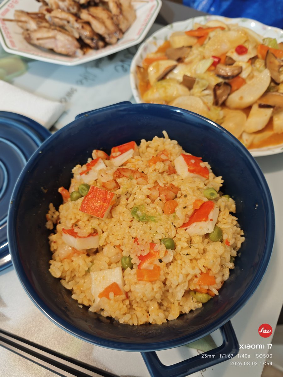 TinHoBlogger's tweet photo. 8/02（日）
👨🏼‍🍳休日の晩ごはんは初めてスペインのパエリア🥘を食べてみました👌😋😋
蒸魚、照燒汁雞翼、鮮淮山炒素雞、西班牙海鮮飯

#晩ごはん 
#うちごはん
#パエリア 
#炒め物 
#美味しい https://t.co/27FsvezmOh