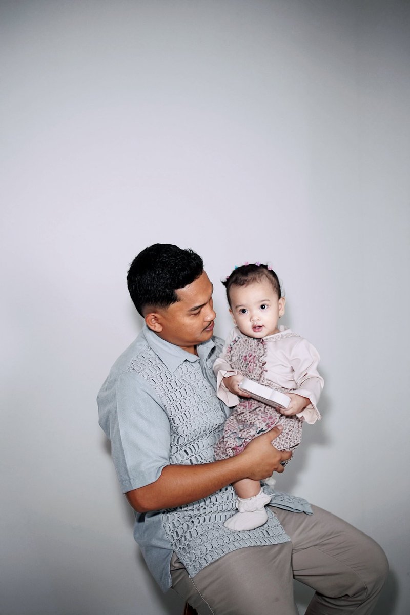 ayundai_'s tweet photo. medina terimakasih sudah nda nyusahin mami pas sibuk ngurusin nena diwaktu terakhirnya, perut gede tp sambil kerjain semuanya, kalau dipikir2 kok bisa kuat, pantas pas lahir ngikutin kulit mama

perunggu-ini abadi
repeat 1000x https://t.co/LsIC0QPay8