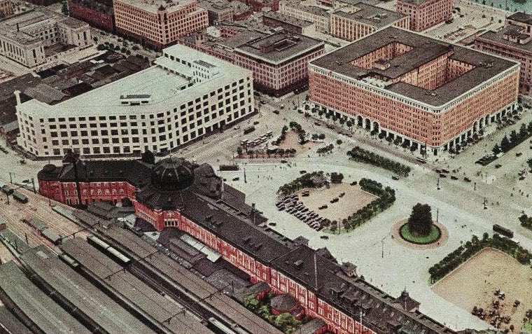 katsuta_kentaro's tweet photo. 1930年代に空撮された東京駅。 https://t.co/NFVjOMKkJs