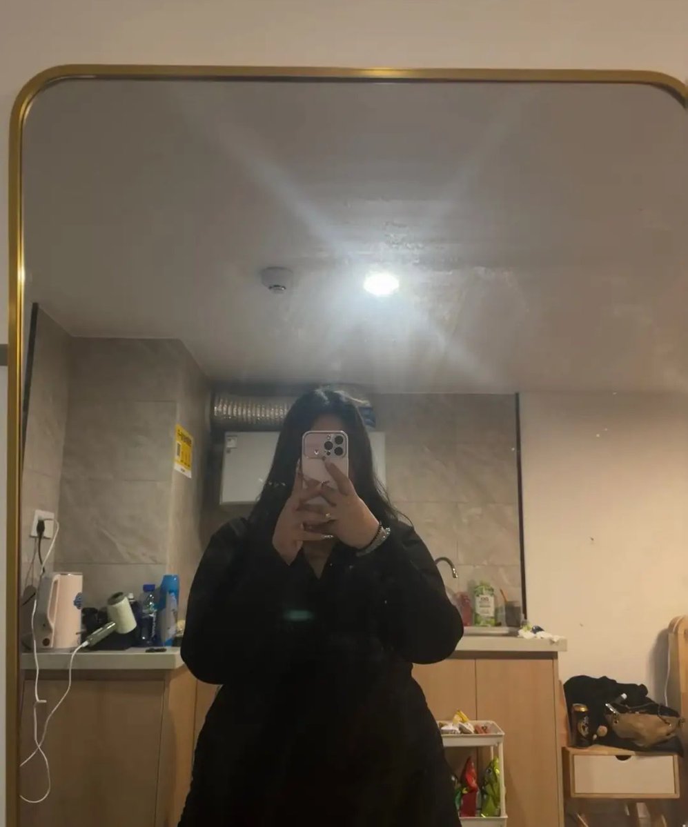 BeatriceSa85582's tweet photo. 저와 이야기하고 싶은 사람이 있나요? 🐷

#가슴 #통통 #bbw #돼지 https://t.co/bzNavRkUQ5