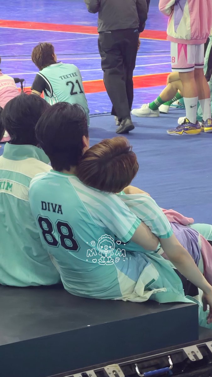 sniqxm's tweet photo. ทรีโอเจนสี่มันน่ารัก ชอบเวลาอยู่ด้วยกัน ซุกกันอยู่อย่าง ทิ้งตัวได้เลย🥹

#jj_rcp 
#kkim_pst 
#ohmkrit https://t.co/Oz1udXLae3