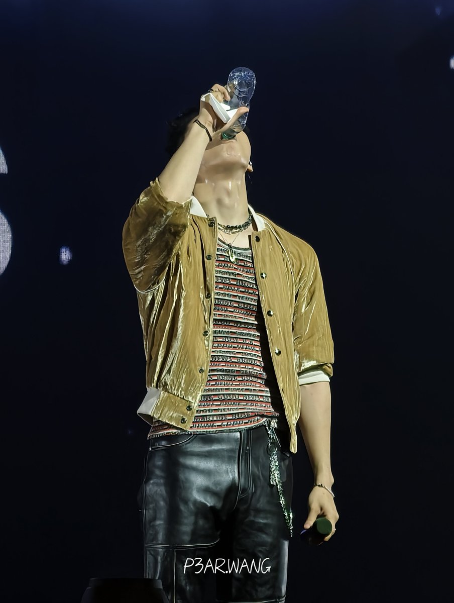 P_3AR's tweet photo. กินน้ำ sexy  จังอ่ะ 🥹🥹

#JAYB #제이비
#2026tape_roots_taipei https://t.co/bLESOZjL4w
