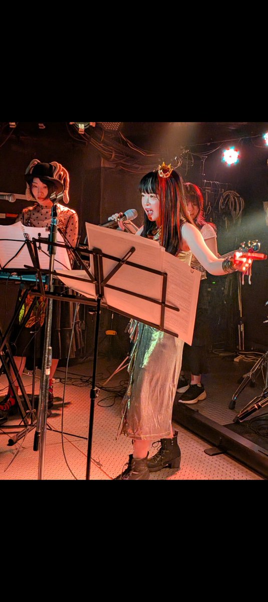 Mule_Heavy's tweet photo. GesoZ、3rdワンマンLive✨終了しました‼️
いか🦑愛に満ちたLiveでした🤗プロジェクターでのダイオウイカ講座も好評でした✨️彼女らならではの企画✨️ご来場いただきましたお客様、ありがとうございました🙇‍♂️GesoZメンバー並びにスタッフの皆様、お疲れ様でした😊
まだ、交流会は続いております✨🤗 https://t.co/LR4gis7cyf
