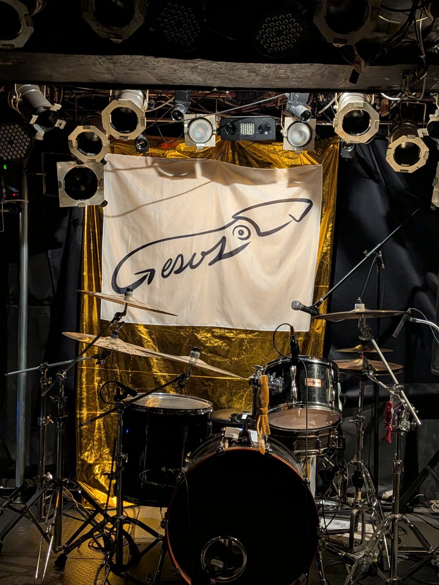 Mule_Heavy's tweet photo. GesoZ、3rdワンマンLive✨終了しました‼️
いか🦑愛に満ちたLiveでした🤗プロジェクターでのダイオウイカ講座も好評でした✨️彼女らならではの企画✨️ご来場いただきましたお客様、ありがとうございました🙇‍♂️GesoZメンバー並びにスタッフの皆様、お疲れ様でした😊
まだ、交流会は続いております✨🤗 https://t.co/LR4gis7cyf